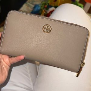 Tory Burch wallet